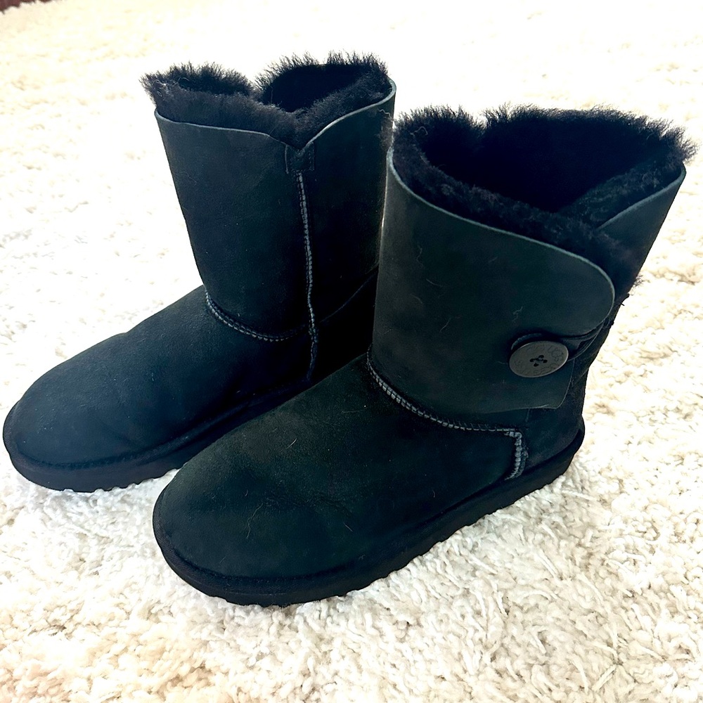 UGG boots women’s size 9